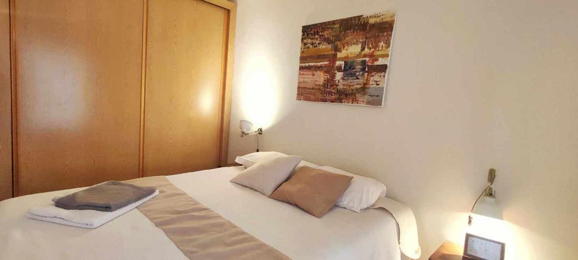 Homestay Lovely Bedroom In *